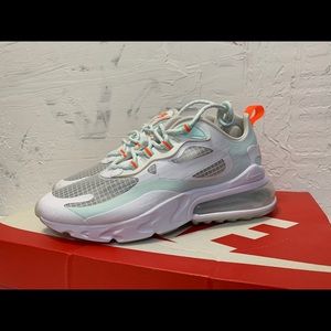 W Nike Air Max 270 React SE White Hyper Crimson